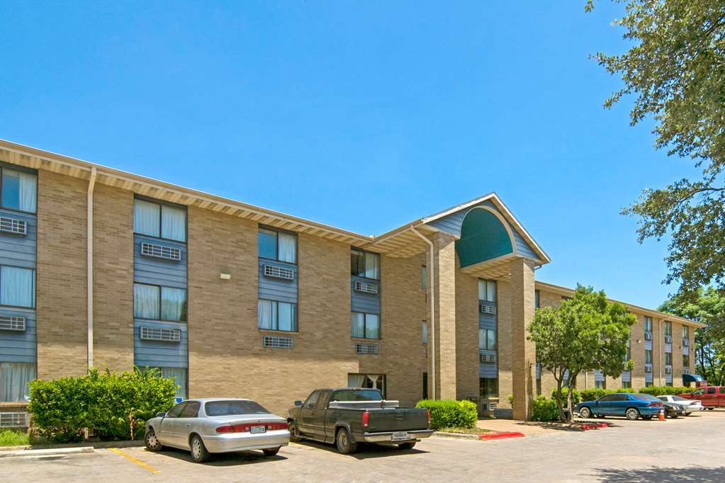 Rodeway Inn Austin Exterior photo